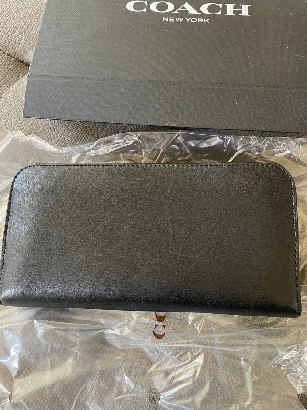 NIB NWT Disney x Coach Black Zip Wallet with Squinting Mickey Face Limited!! - Picture 4 of 9